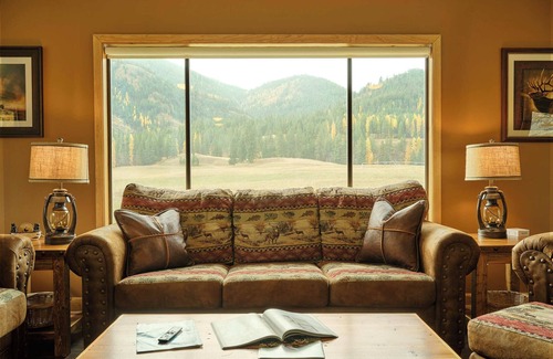 Superior House | Black Bear Lodge - Alpine Falls Ranch