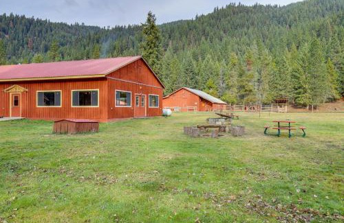 De Borgia Apartment | Black Diamond Guest Ranch Cabin with Lodge Access!