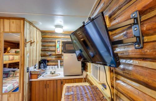 De Borgia Apartment | Black Diamond Guest Ranch Cabin with Lodge Access!