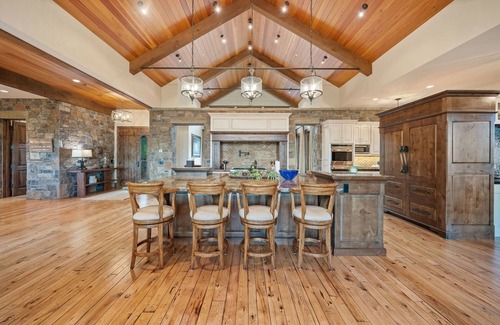 Spanish Peaks House | Book for Winter! Ski-In, Ski Out Chalet with Hot Tub! Ping Pong Table!
