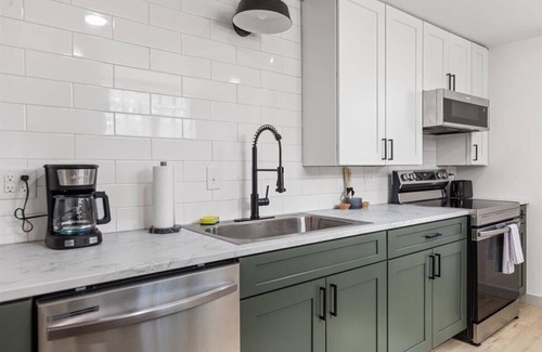 Billings House | Bright & Charming 2BR: Near Downtown