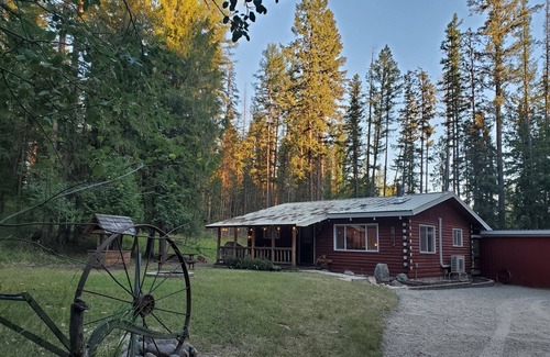 Eureka Cabin | Cabin in the woods, ideal for long stays.