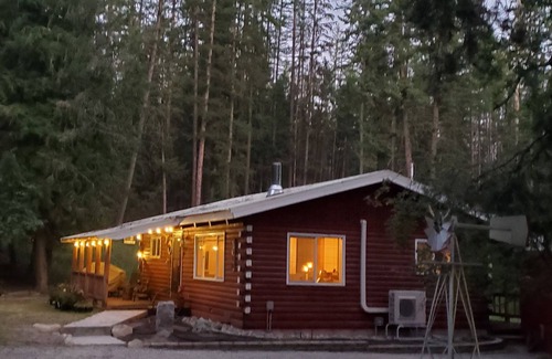 Eureka Cabin | Cabin in the woods, ideal for long stays.