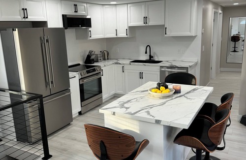 Glasgow House | Charming 3-bedroom house with WiFi, AC in fabulous Glasgow. Completely remodeled