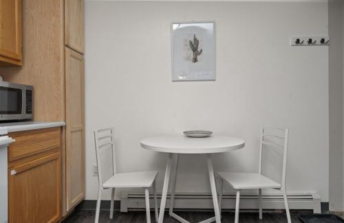 Great Falls Apartment | Chic Central Nook