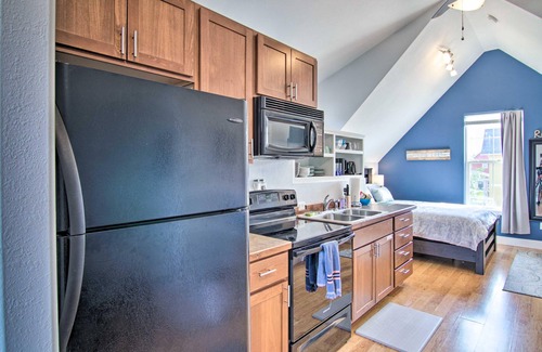 Valley West House | Coldsmoke Getaway, Steps From Meyers Lake & minutes from downtown!