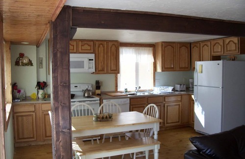 Emigrant Cottage | Country Cottage (Yellowstone 20 min. away) Secluded - Wi-Fi (sleeps 4-6)