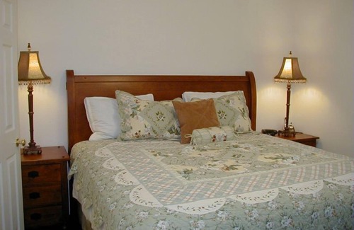 Downtown Bozeman Condo | Cozy home in historic Downtown Bozeman, amazing location - Fish Tales on Main Street!