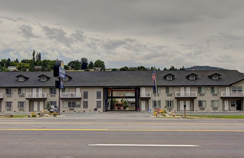 Missoula Hotel | Days Inn & Suites by Wyndham Lolo
