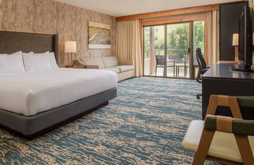 Heart of Missoula Hotel | DoubleTree by Hilton Hotel Missoula - Edgewater
