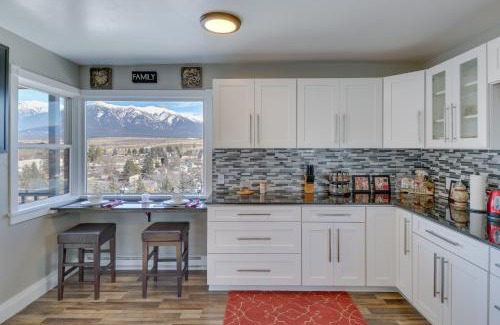 Eureka House | Eureka Getaway with Hot Tub and Mountain Views!