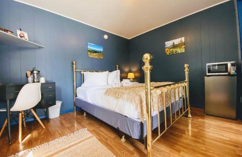 Woods Bay Hotel | Flathead Lake Resort