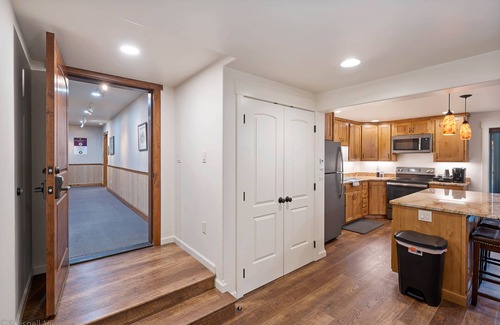 Bigfork Condo | Glieden Lodge Luxury Condo @ The Historical Grand View Building on Bigfork Bay