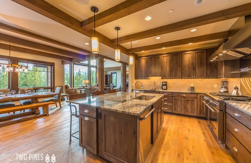 Big Sky House | Grand Estate with Ski-in/out! Private Deck with Hot Tub, and Grill! Fireplace &