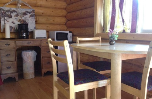 Superior Cabin | Grizzly Cabin at Lozeau Lodge Montana-Family Sized, comfortable and modern