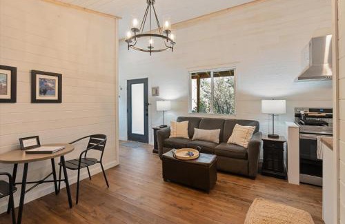 Whitefish House | Hidden Gem Cabin in Hungry Horse, Firepit, Close to Glacier