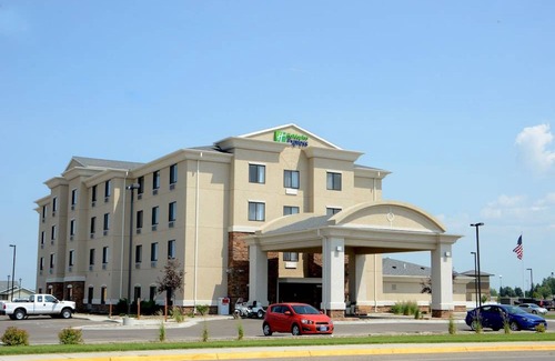 Sidney Hotel | Holiday Inn Express & Suites Sidney, an IHG Hotel