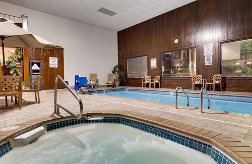 Miles City Hotel | Hotel ∙ 6 guests