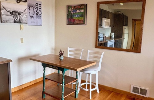 Sheridan Apartment | Hunter’s Haven studio apartment in Sheridan
