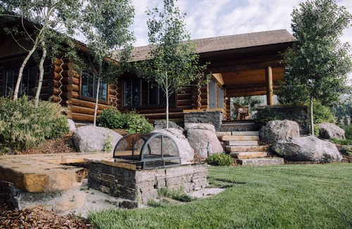 McAllister House | Large home with guest lodge overlooking Madison River Valley near Ennis, MT