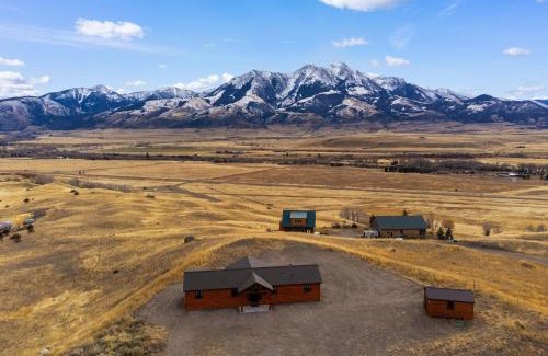 Emigrant House | Little Lodge at Emigrant Peak