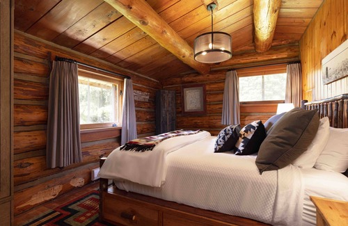 Gallatin Gateway Hotel | Lone Mountain Ranch