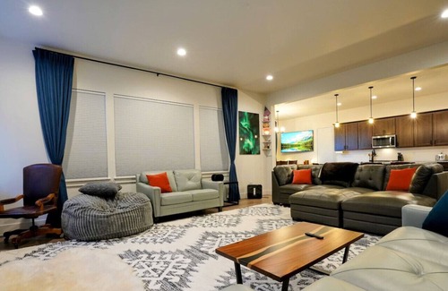 Bozeman House | Luxe 4BR Home with Hot Tub & Sauna