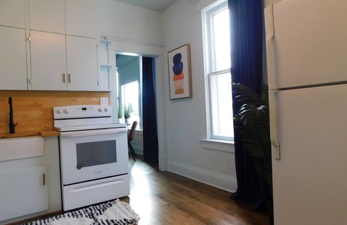 Lewistown Apartment | Monthly Rental! Easy In, Easy Out. Street Parking. Washer Dryer Onsite.