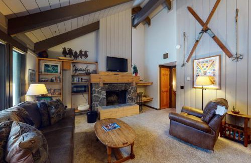 Big Sky Meadow Village Apartment | Moonlight Skis