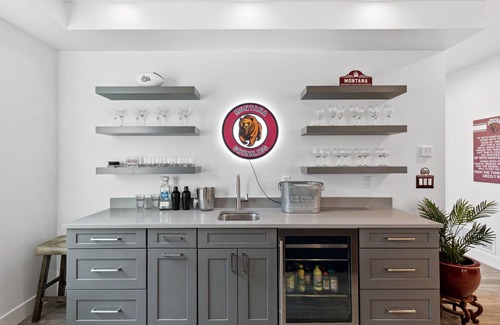 University District House | New and sophisticated home in the University District with spectacular views of the "M".