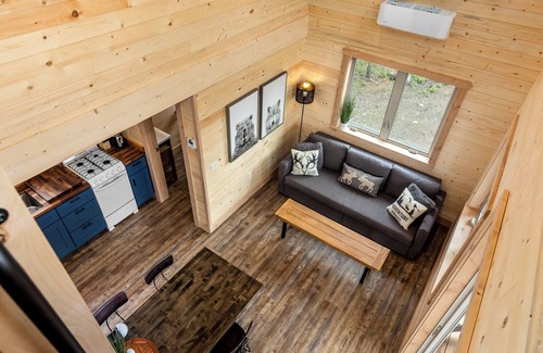 Polebridge Cabin | One of a kind views of Glacier National Park! Summit Cabin at Thunderbird Ridge.