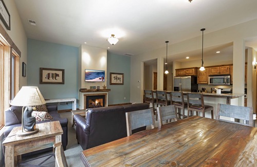 Whitefish Condo | Pines 4 bedroom condo just steps to slope! AC for those hot summer days/underground parking
