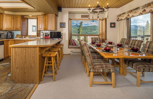 Big Sky House | Private hot tub, ski in/ski out and close to Big Sky Resort