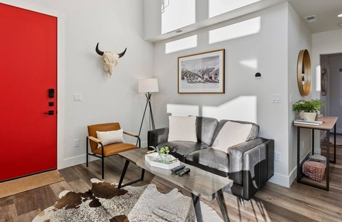 Whitefish House | Quarry A28 - Beautiful Pet Friendly 2BD 2BA! Communal hot tub, pool and more!