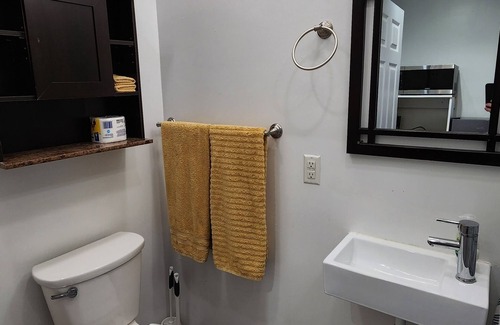 Butte House | Quiet Cozy Tiny House Near Everything