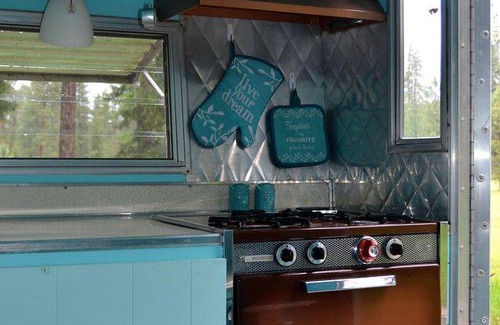 Thompson Falls RV Rental | Recreational vehicle (RV) ∙ 1 bedroom ∙ 2 guests