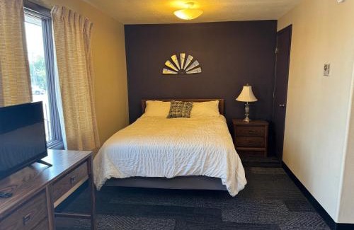 Glasgow Hotel | Rustic Lodge