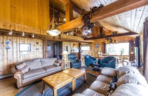 McAllister House | Scenic Cabin with Wildlife Views Near Madison River, Ennis, Montana