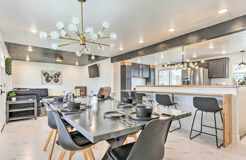 Great Falls House | Sleek & Modern Great Falls Gem: Hot Tub, Yard