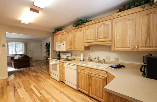 West Yellowstone House | South Fork Cabin