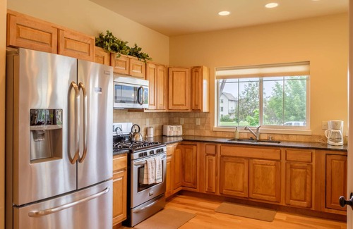 Bozeman House | Stained Glass House - Centrally Located Home in Bozeman close to shopping