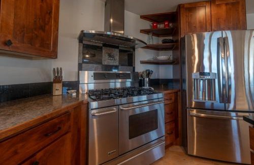 Livingston House | Stunning 360 Views on 20 Acres-Near Bozeman & YNP!