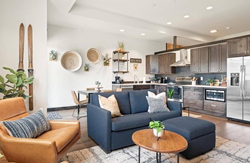 Whitefish Apartment | The Meadowlark Loft: Cozy Modern Retreat