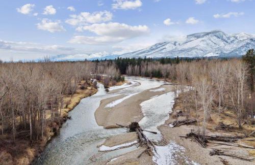 Hamilton House | The Willow Suite Cabin
