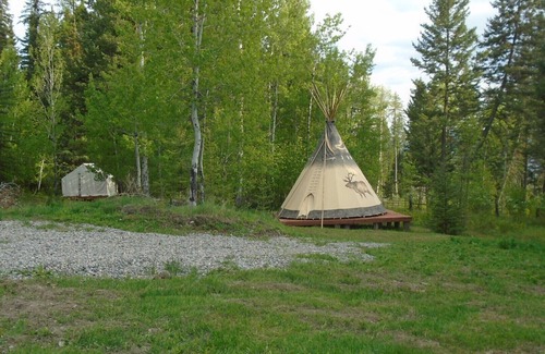 Eureka RV Rental | Tipi campsite 6 Caribou Trail Wagon Camp