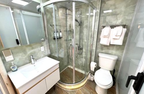 West Glacier Resort | Triple G’s Resort - Geodome 16