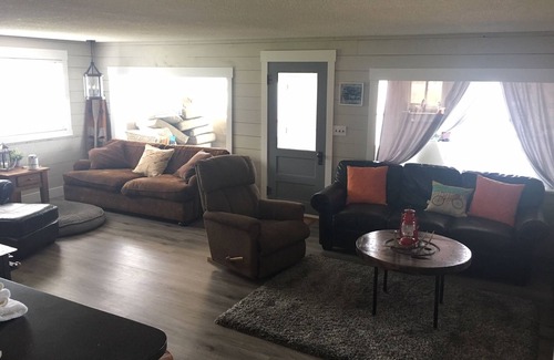 Marion Cabin | Vintage Montana Lakefront Cabin Retreat - Enjoy Big Sky Land on the water!