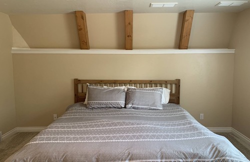 Miller Creek House | Well appointed residence with 3 bedrooms, 2.5 bath