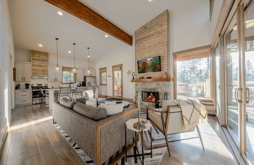 Eureka House | Wilderness Club Cabin – Sleeps 7