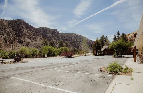 Sevier Apartment | 0128) Candy Suite 128